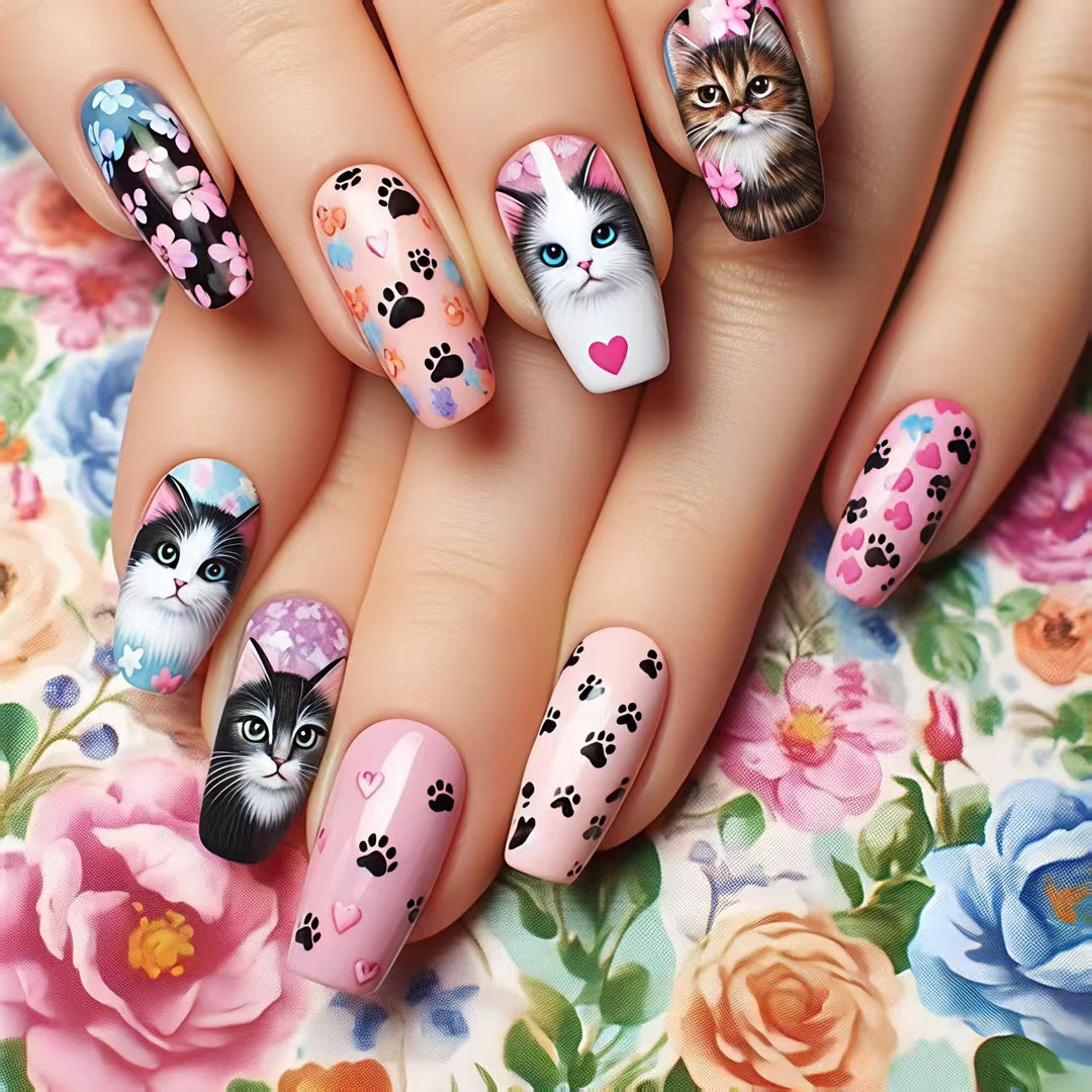 Artistic Cat-Themed Nail Art Kalsten