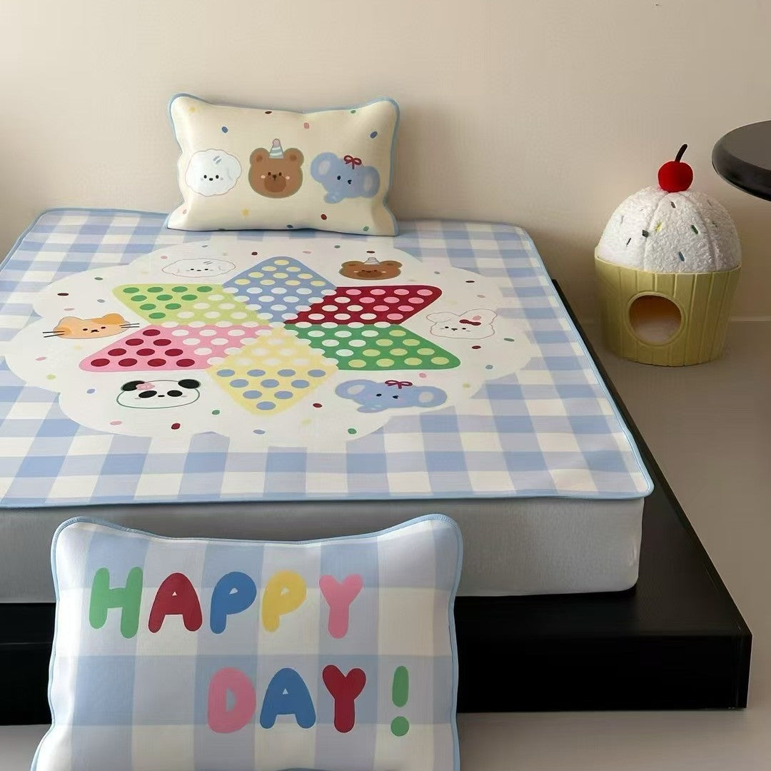 Children's mattress topper with panda print, measuring scale and two pillows non-slip washable