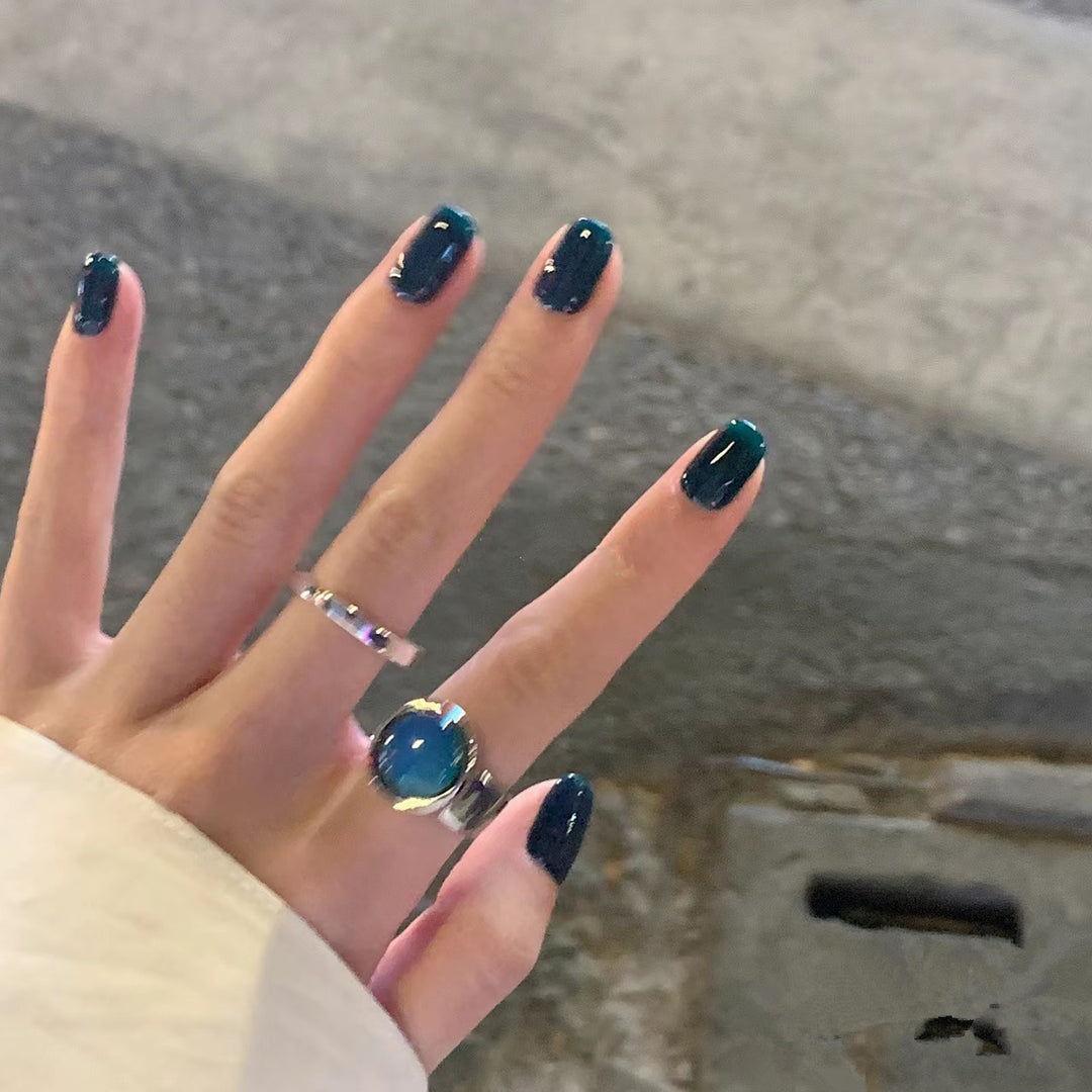 Glossy Press-On Nail Set
