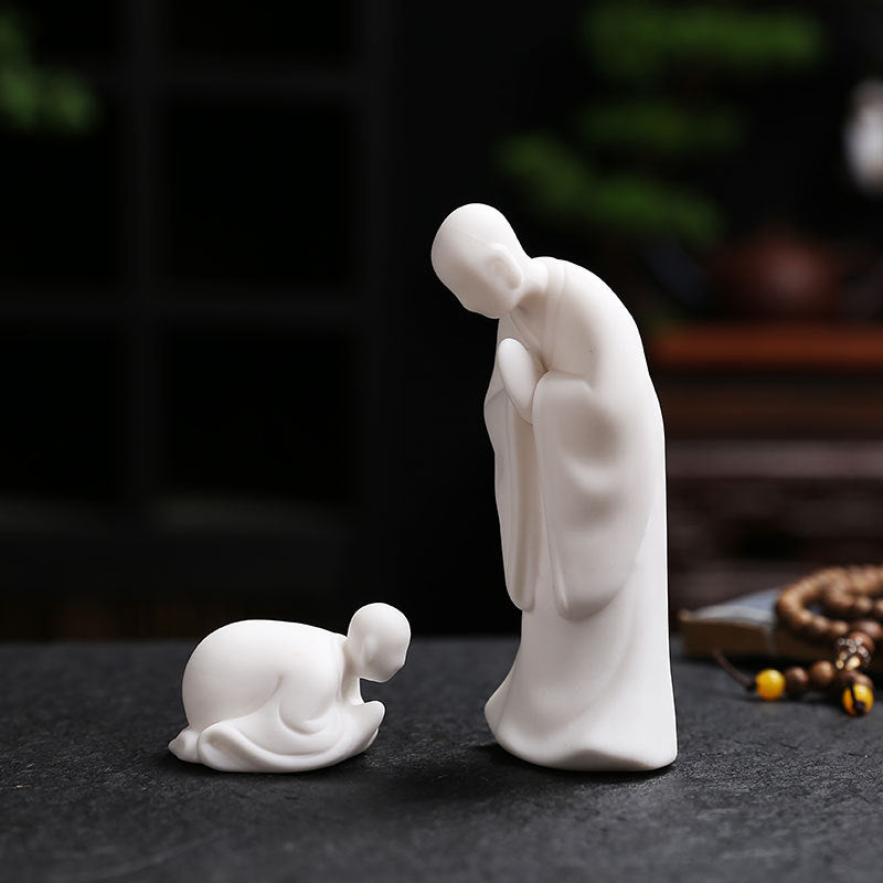Elegant and modern Feng Shui sculpture Kalsten
