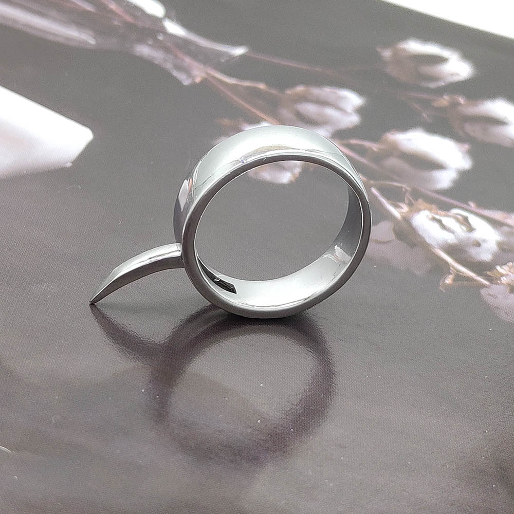 Artistic Curved Spike Ring Kalsten