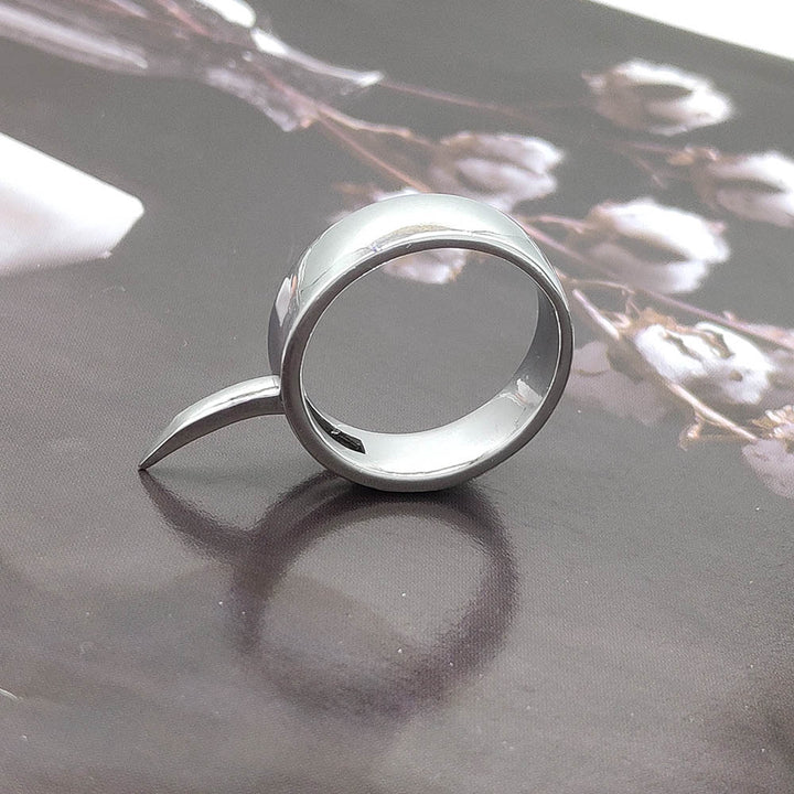 Artistic Curved Spike Ring Kalsten