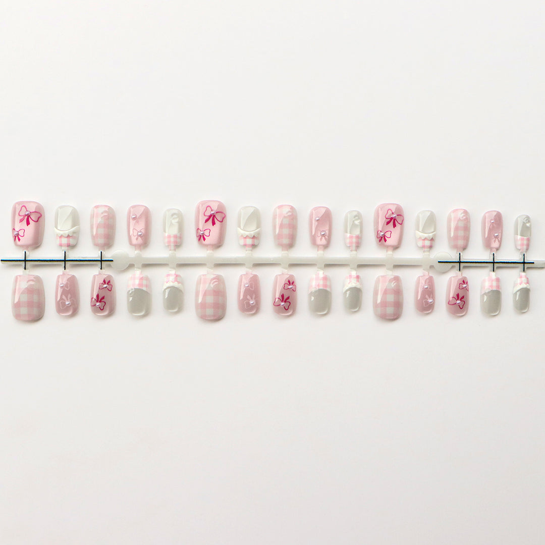 Elegant Bow-Embellished Press-On Nails