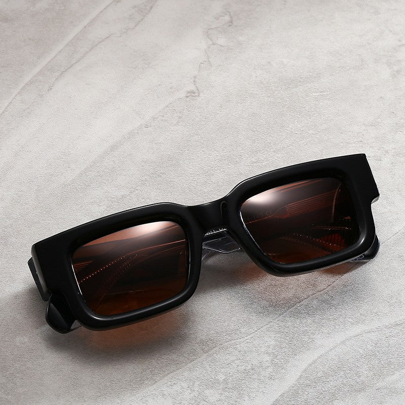 Ladies fashionable sunglasses in stylish block frame design Kalsten