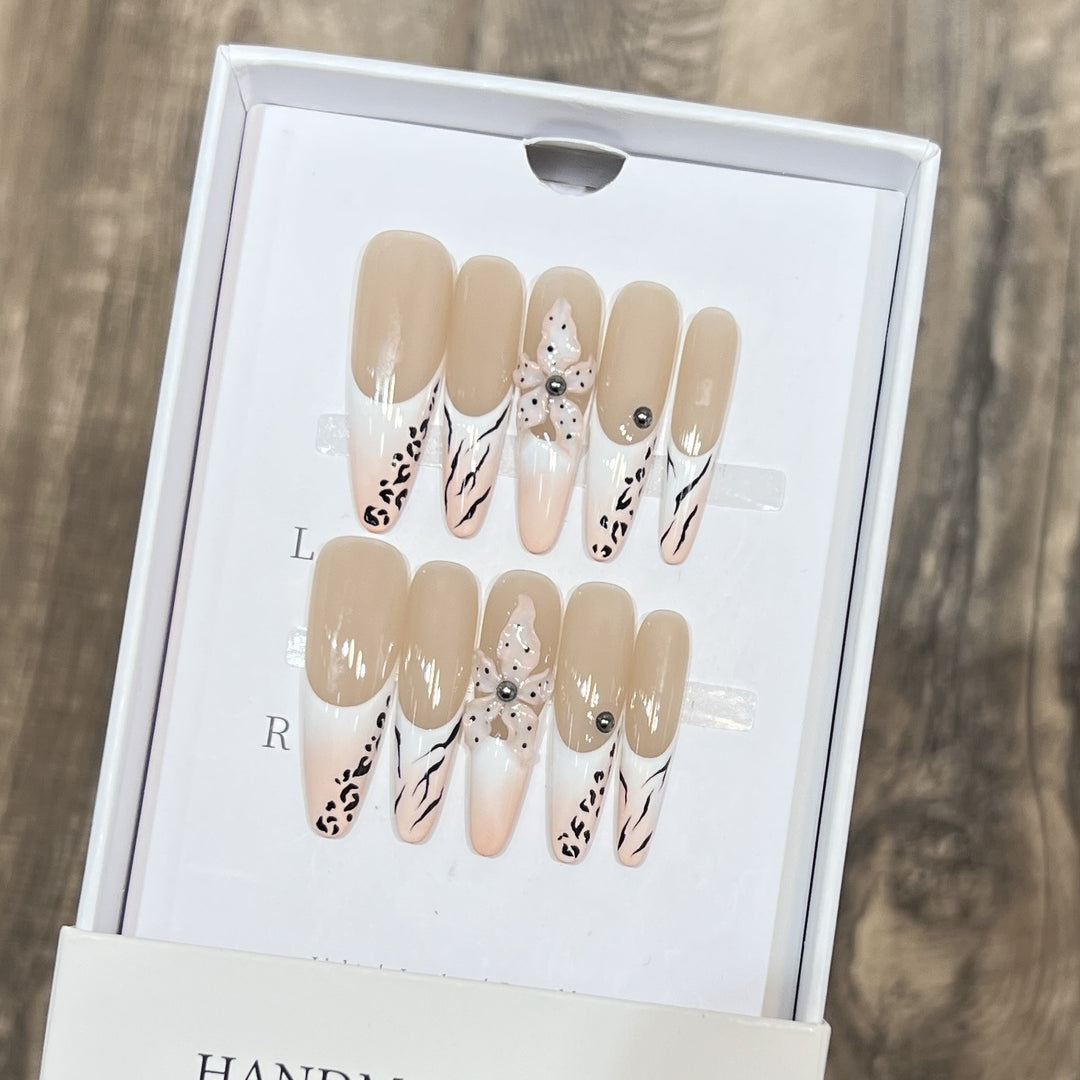 Artistic Stiletto Nail Art Set with Elegant Decorative Elements Kalsten