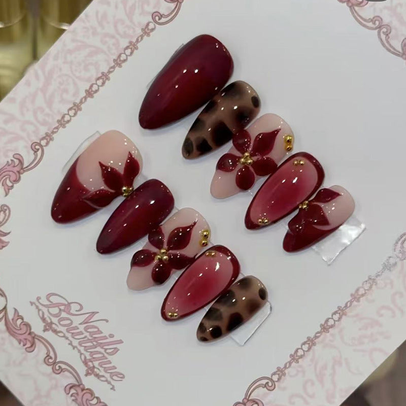 Artistic Press-On Nail Art Kalsten