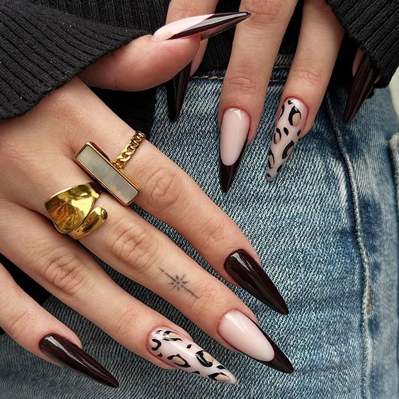 Artificial nail set with elegant tips and modern patterns Kalsten