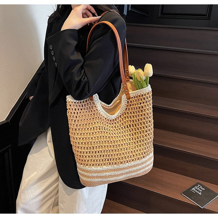 Handwoven beach bag with special details Kalsten
