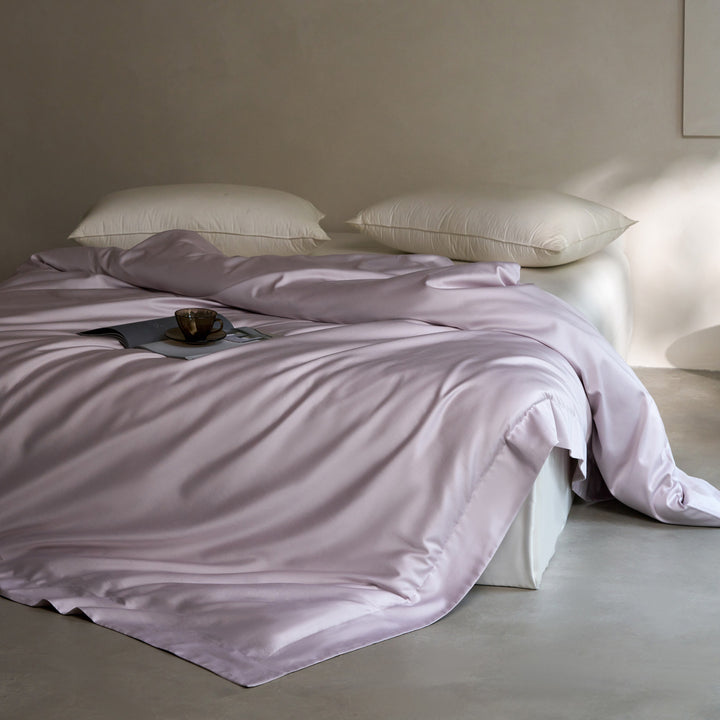 Premium cotton satin bedding set with hotel closure and extra soft fitted sheet