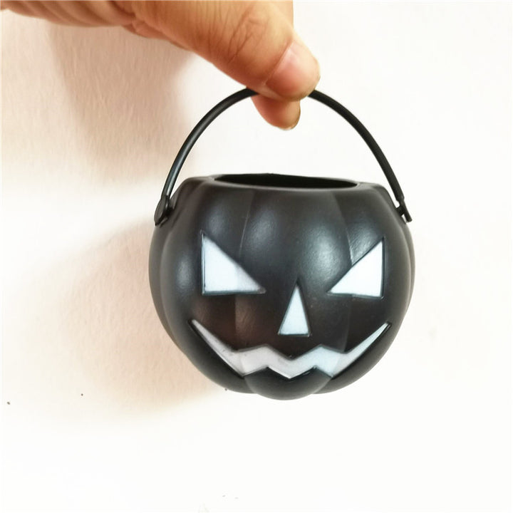 Halloween-Themed Trick-or-Treat Candy Bucket Kalsten