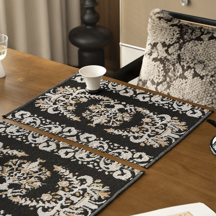 Reversible woven rug runner with ornamental jacquard structure Kalsten