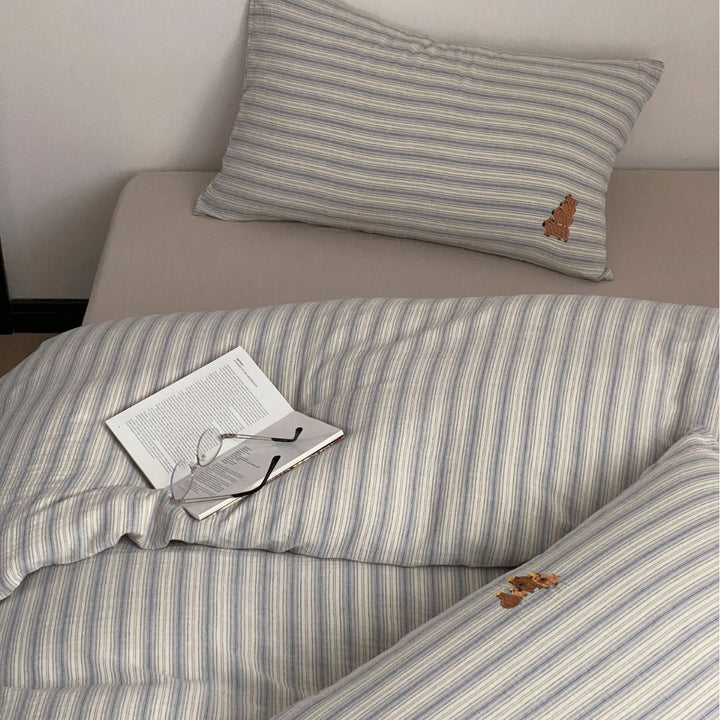 Pastel-striped bedding set made of cotton-linen with rainbow embroidery