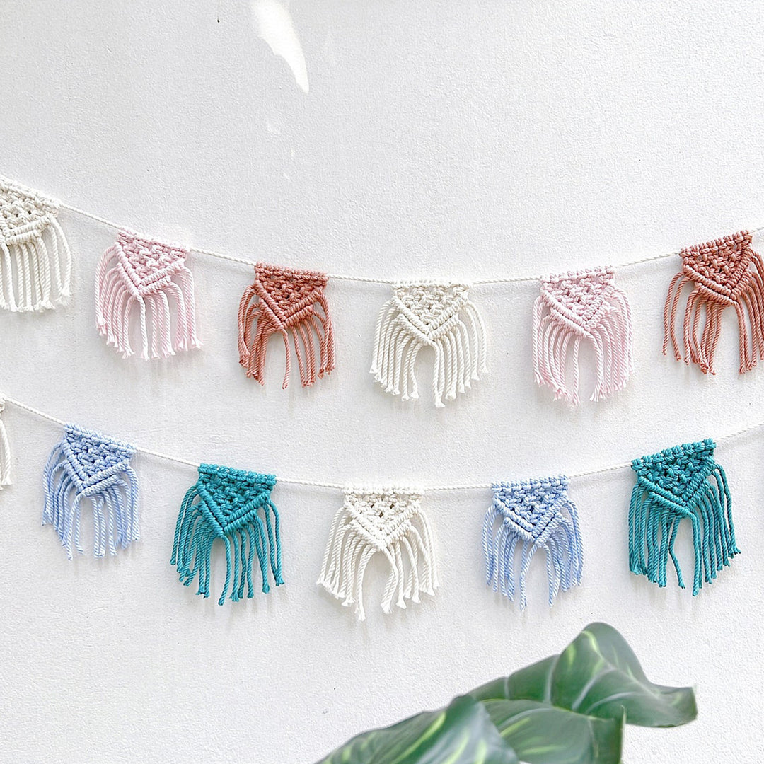 Macrame Wall Decoration with Intricate Fringe Kalsten