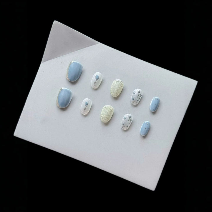 Artistic Press-On Nail Set with Textured Designs