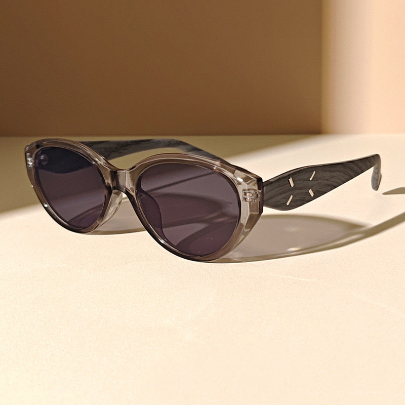 Fashionable Sunglasses in Elegant Cat-Eye Style Kalsten