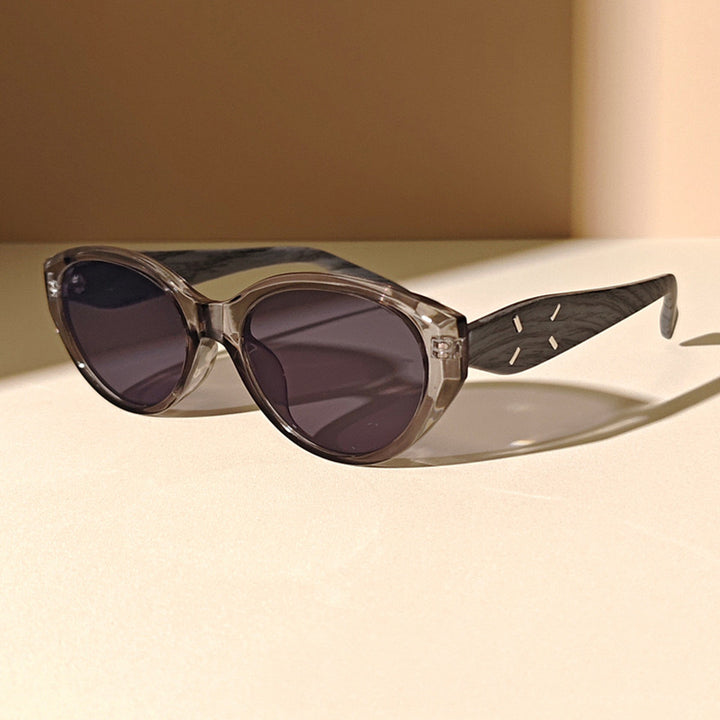 Fashionable Sunglasses in Elegant Cat-Eye Style Kalsten
