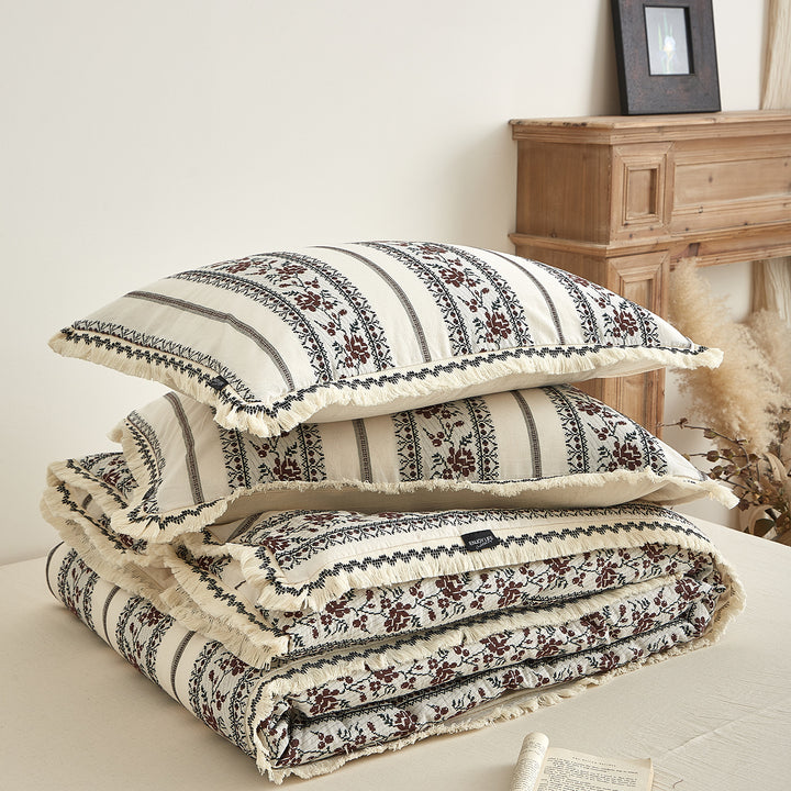 Striped bedding set