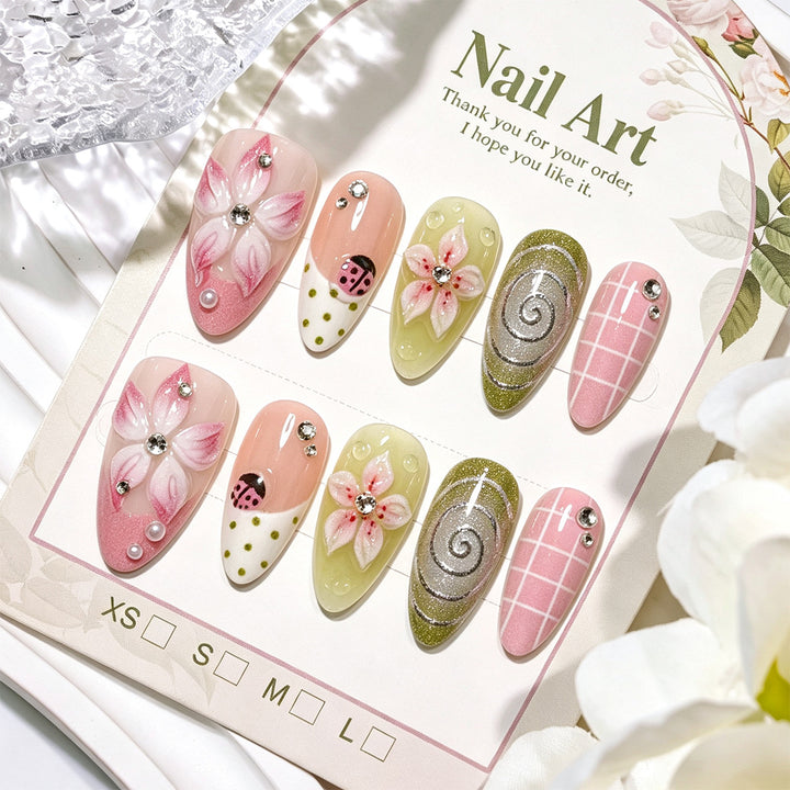 Floral Luxury Press-On Nail Art Set