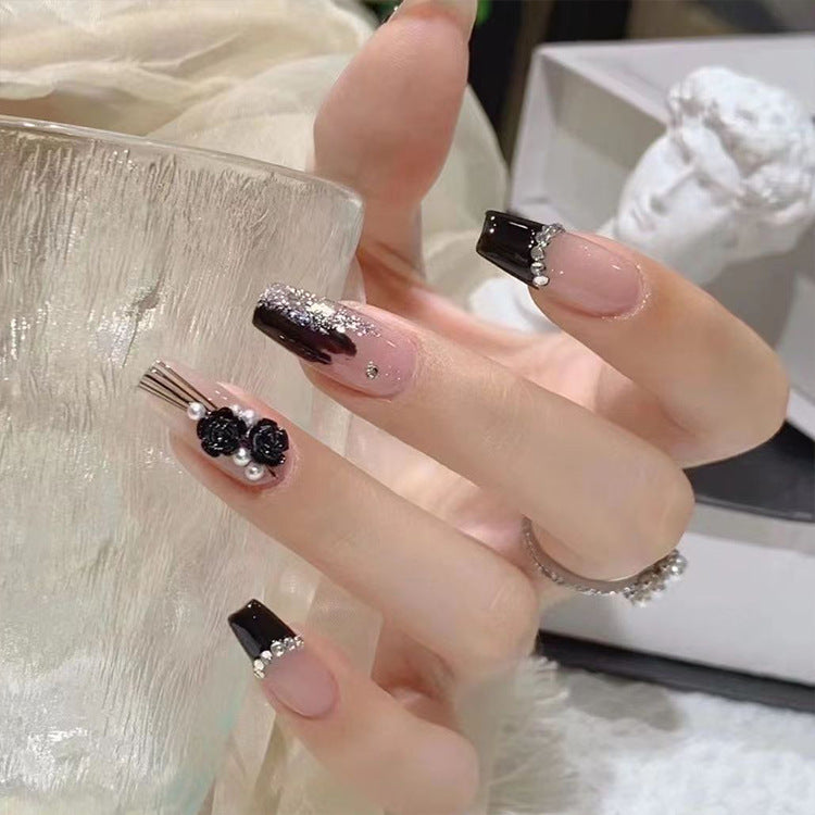 Elegant Decorative Press-On Nail Art Set