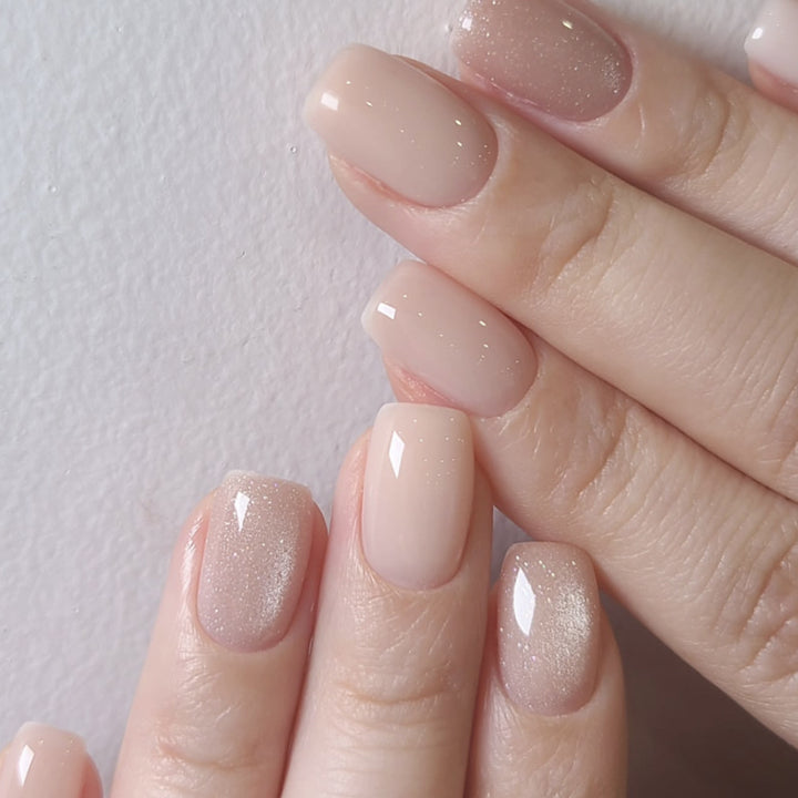 Artificial nail extensions with elegant glitter effect Kalsten