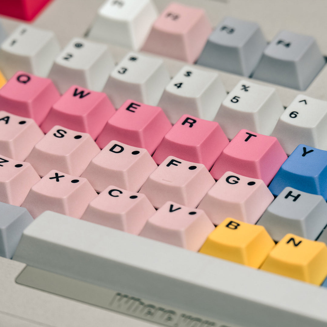Vintage-Inspired Gaming Keyboard Kalsten