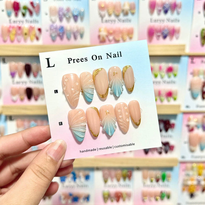 Artistic Press-On Nail Art Set with Golden Accents