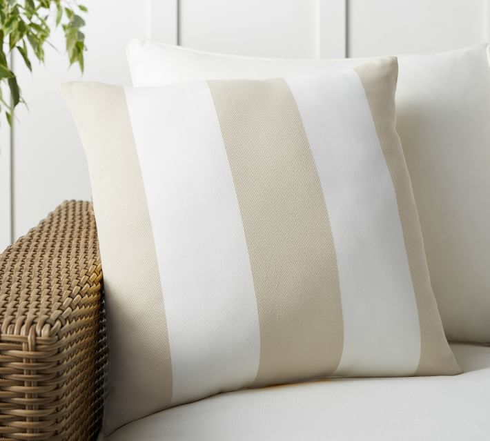 Square striped outdoor cushion cover made of weather-resistant polyester with concealed zipper Kalsten