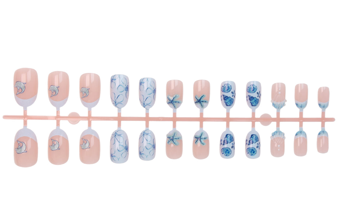Acrylic nail set with maritime design and creative details Kalsten