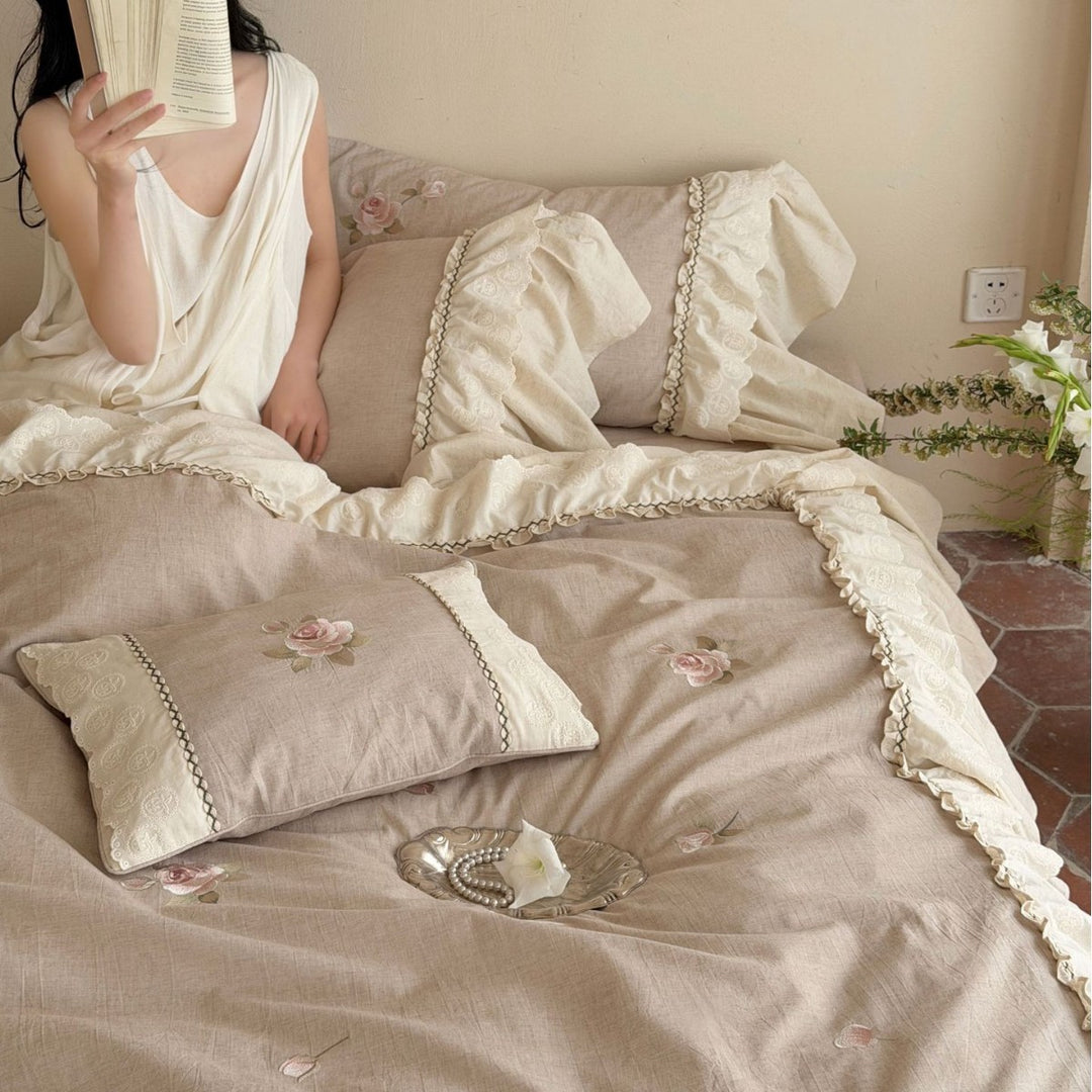 Romantic ruffled bedding set made of cotton-linen with rose embroidery and bed skirt