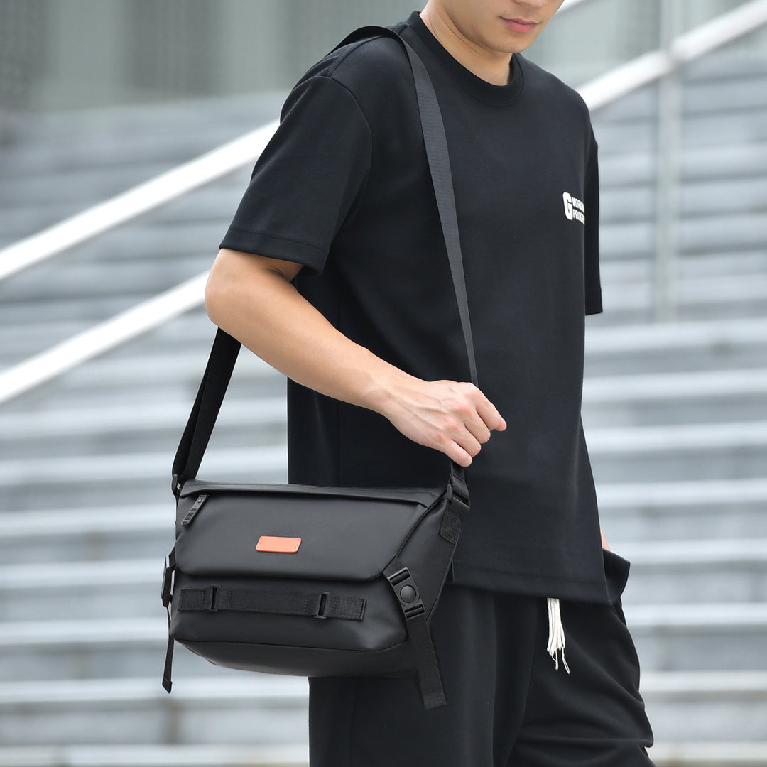 Waterproof Messenger Bag Kalsten