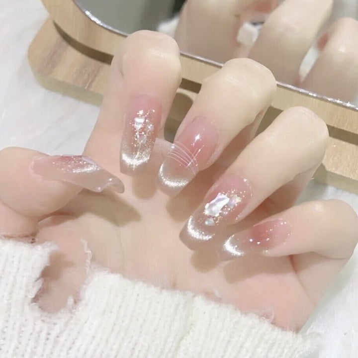 Elegant Press-On Nail Art Set with Glittering Tips Kalsten