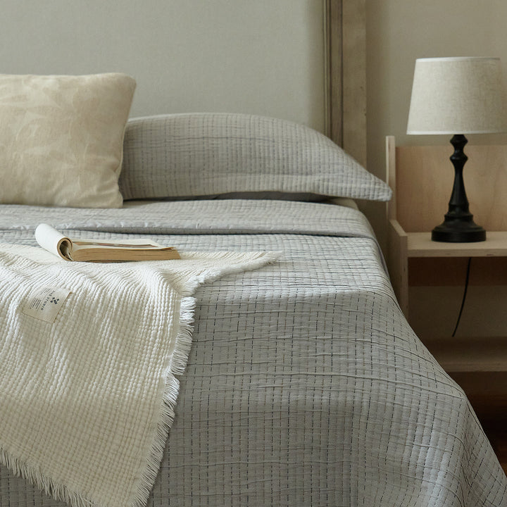 Quilted cotton bedspread set with light patchwork relief