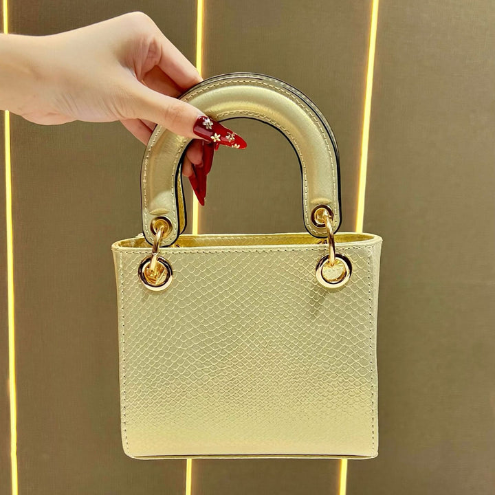 Stylish Snakeskin Textured Handbag