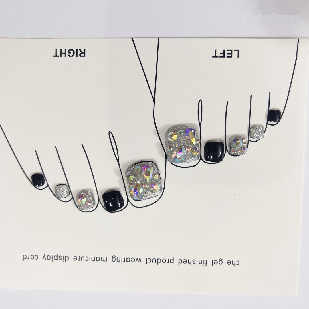 Glamorous toenails with sparkling rhinestones Kalsten