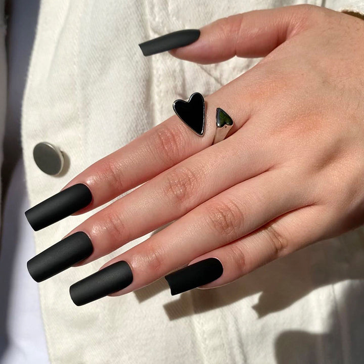 Artificial nail extensions in modern design Kalsten