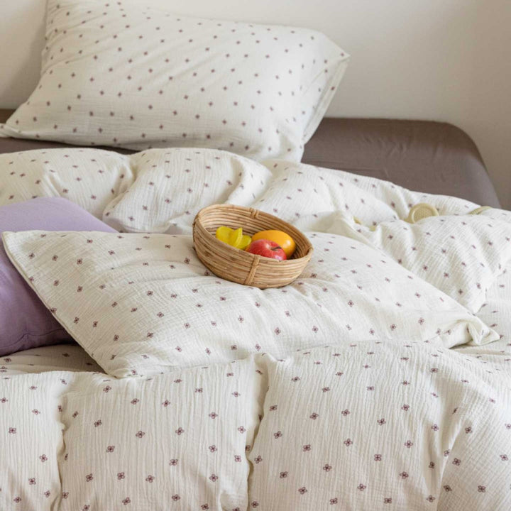 Soft double gauze bedding set with small floral all-over print and reversible function