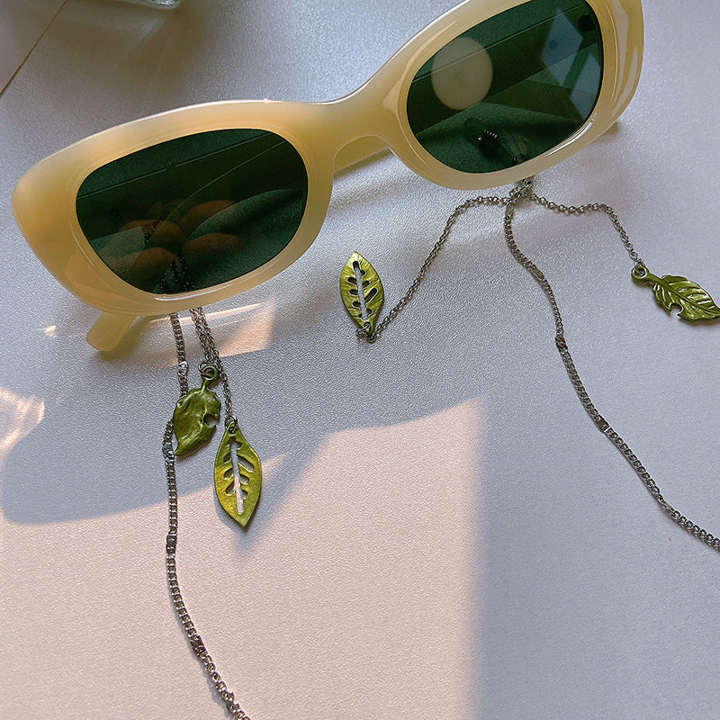 Fashionable glasses holder chain with leaf motifs Kalsten