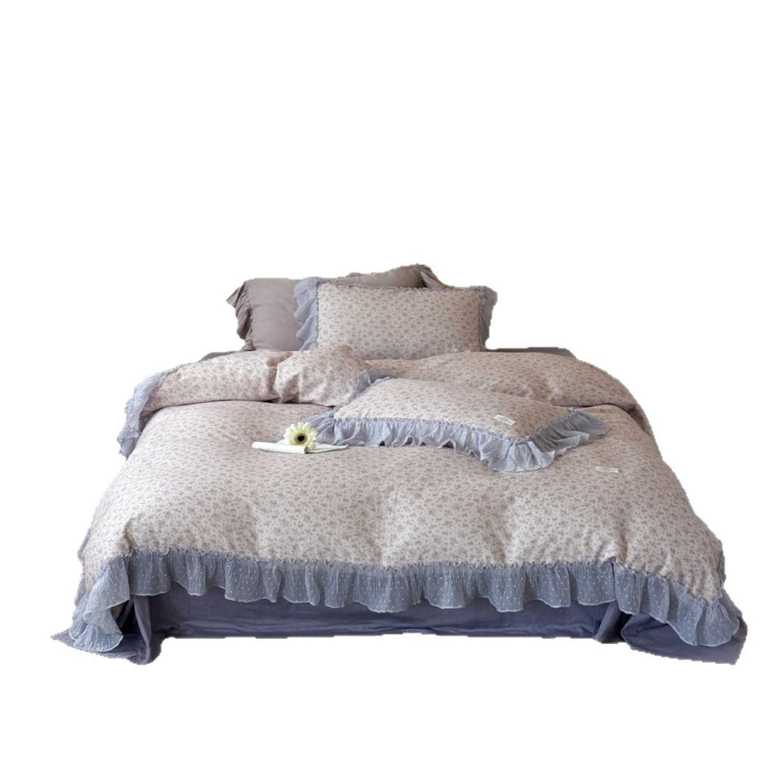 Romantic cotton percale bedding set with lace frill and fine floral allover