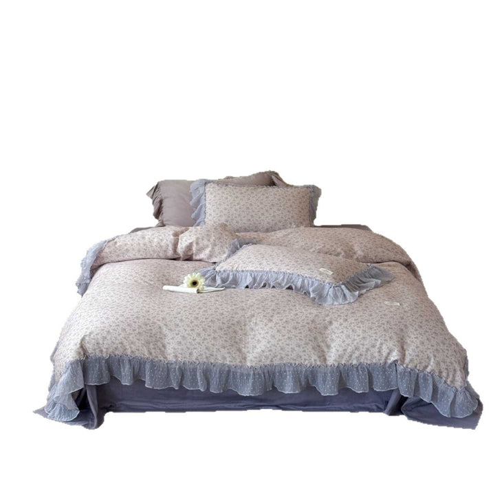 Romantic cotton percale bedding set with lace frill and fine floral allover