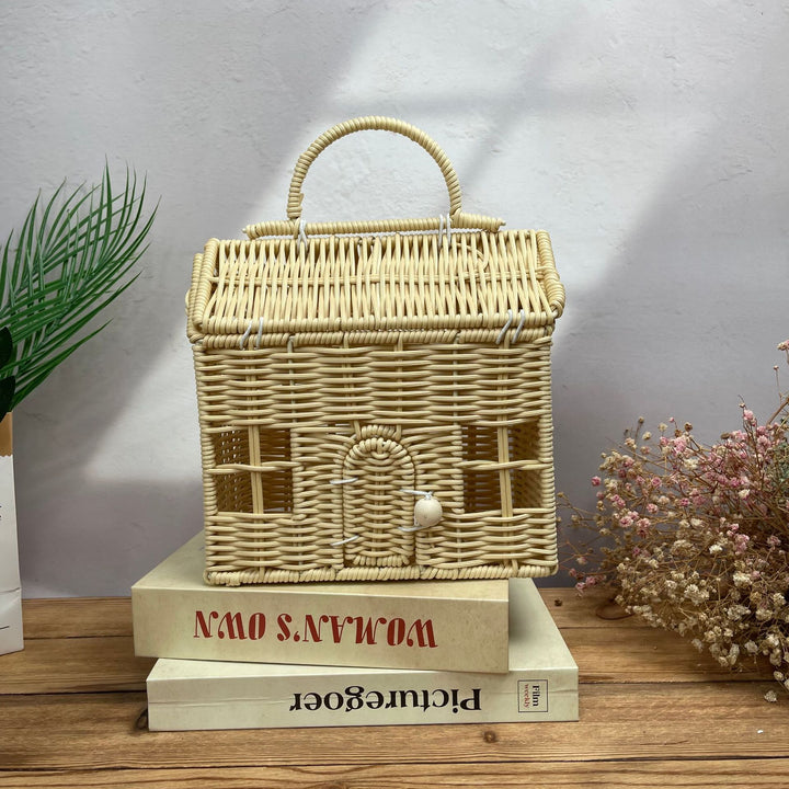 Women's stylish braided basket with rounded roof Kalsten