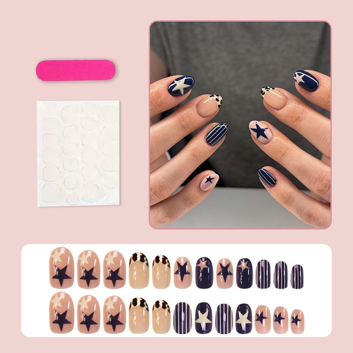 Artificial nail set with delicate rose accents Kalsten
