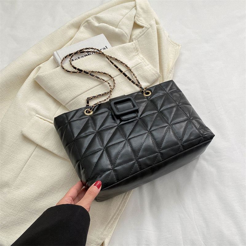 Elegant Quilted Handbag