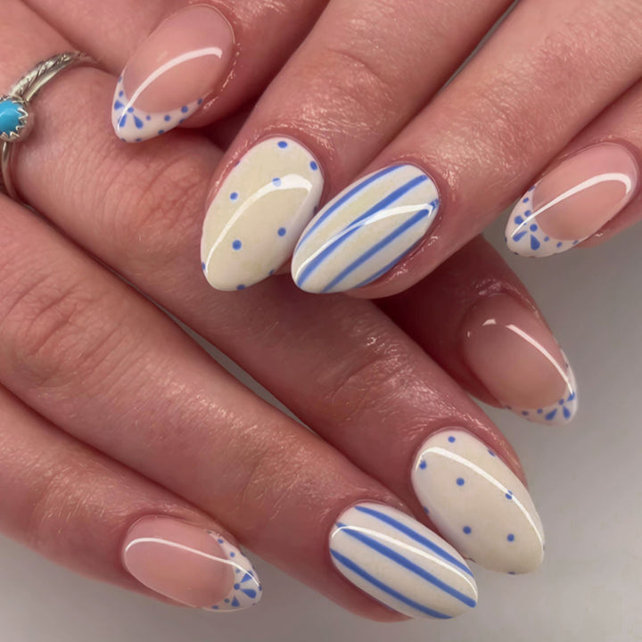 Decorative Press-On Nail Art Set with Geometric Patterns