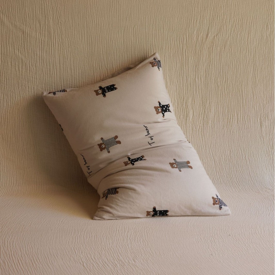 Children's pillowcase made of cotton percale with cute bear print