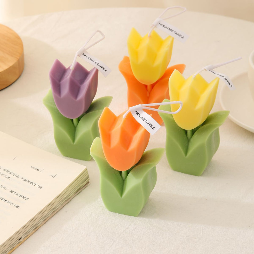 Tulip-Shaped Scented Decorative Soy Petal Candle