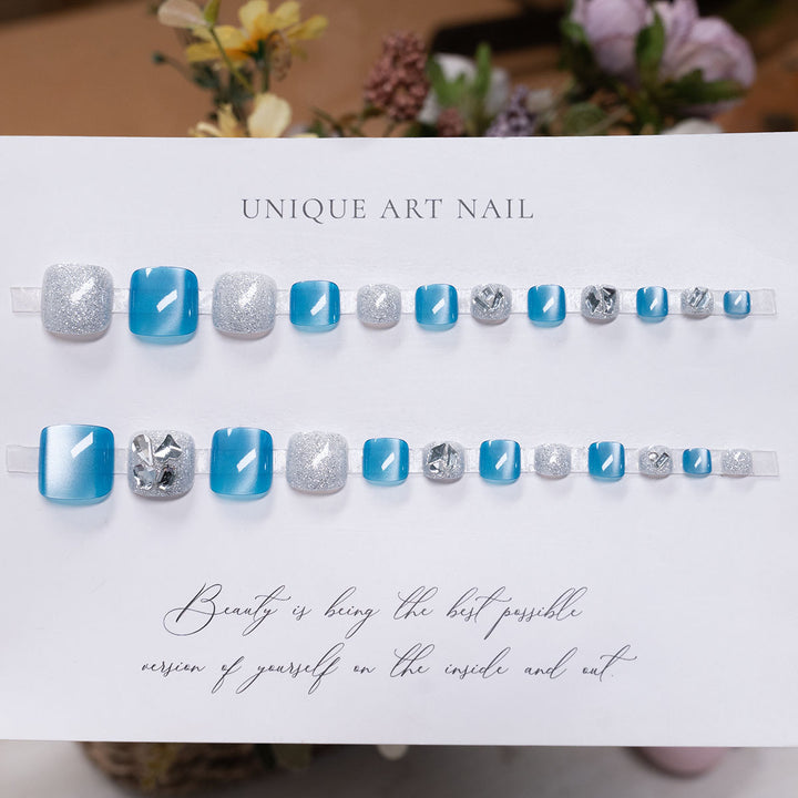 Luxurious Press-On Toenail Art
