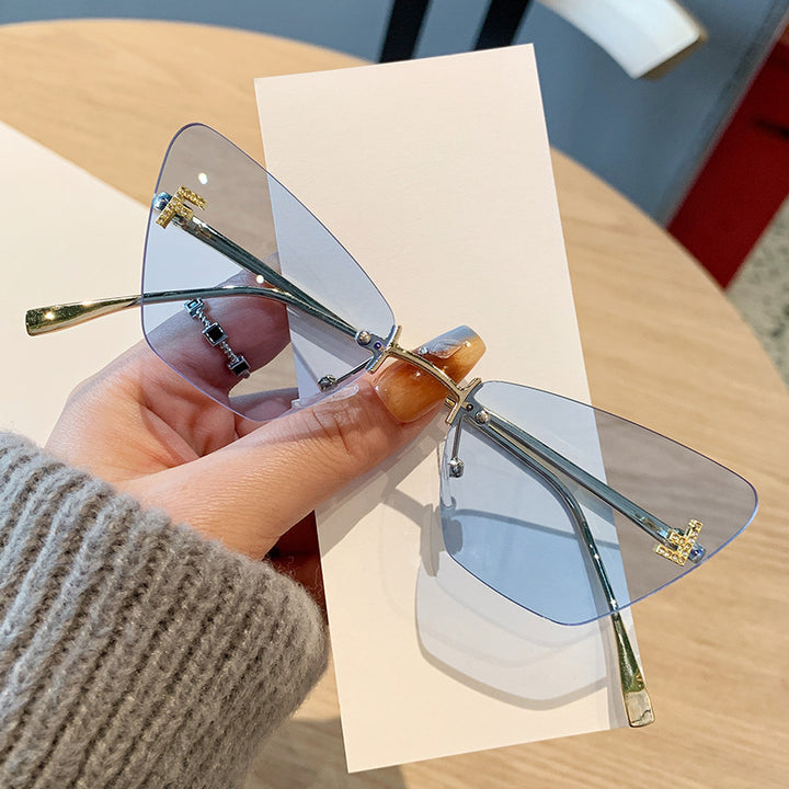 Womens Cat-Eye Sunglasses in modern design with innovative frame Kalsten