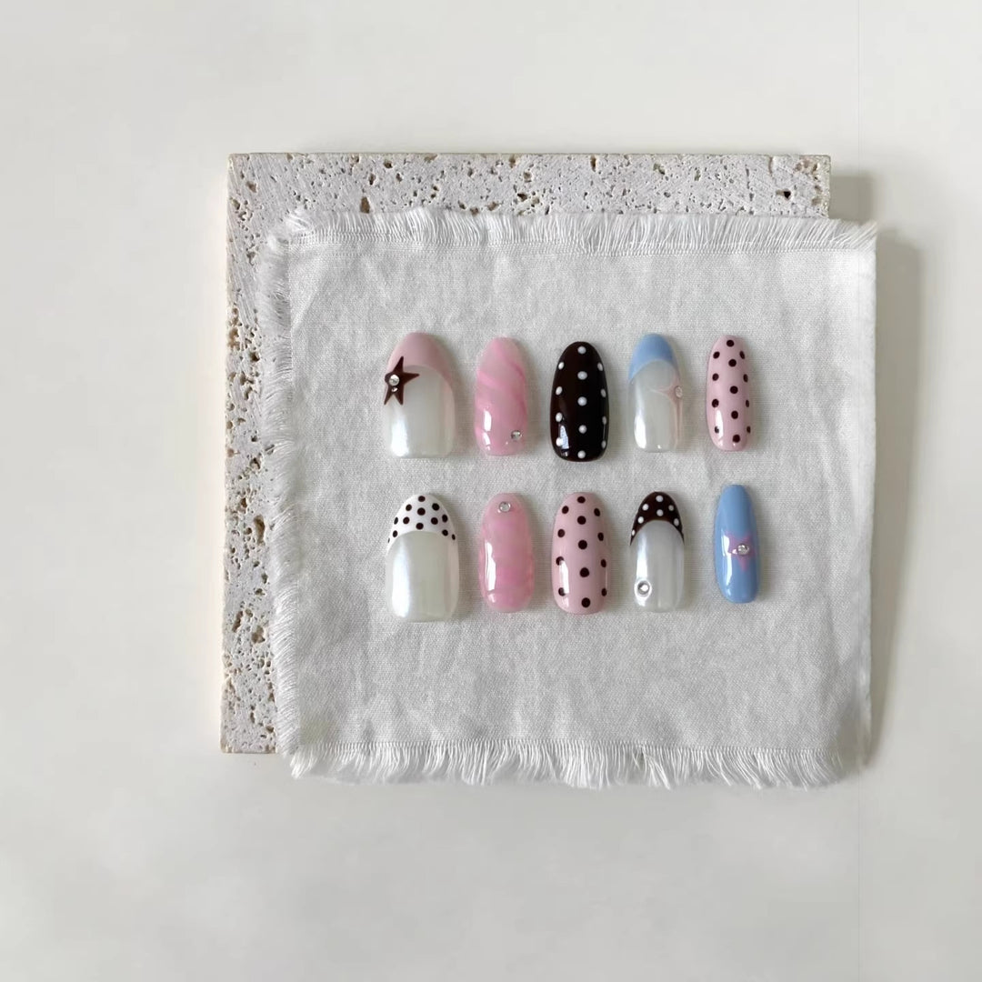 Creative Dotted Press-On Nail Art Set