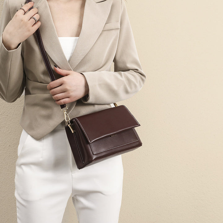 Elegant Crossbody Handbag with Detachable Strap