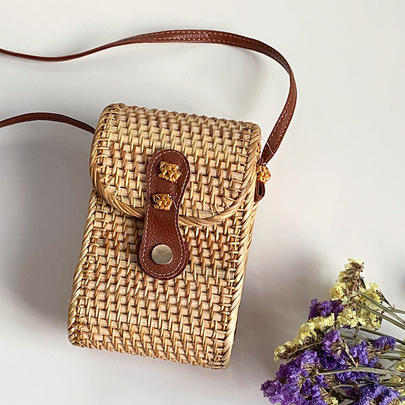 Handcrafted tote bag made of braided rattan Kalsten